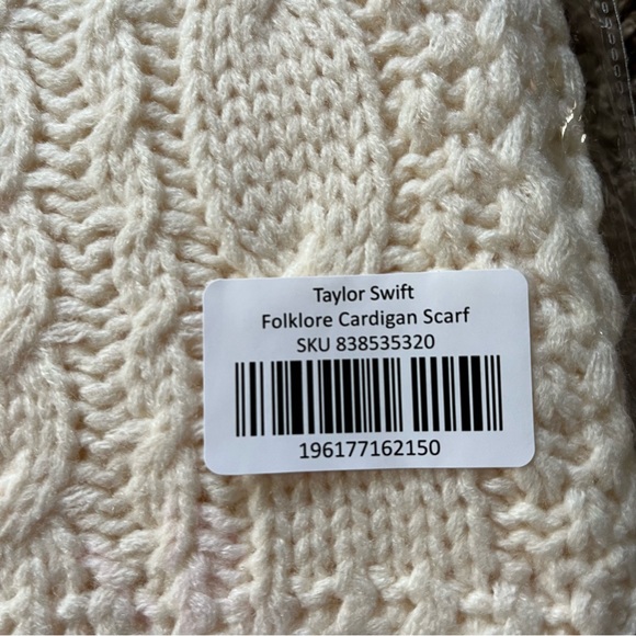NEW Taylor Swift Cardigan Scarf - Picture 4 of 8